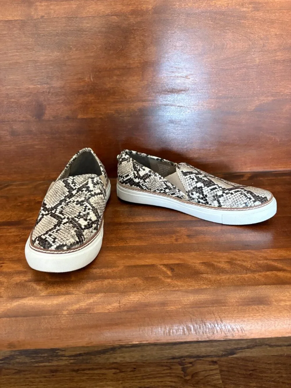 Steve Madden Jalia Snake Print Slip On Shoes Sneaker Loafer Safari Chic Preppy 8